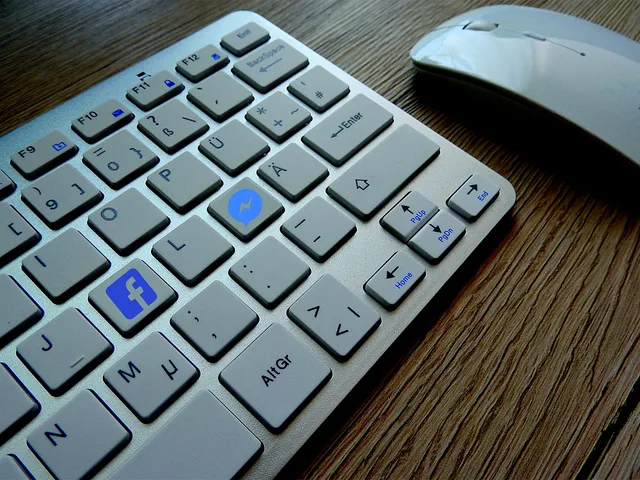 keyboard, facebook, media, social media, message, like, messenger, merceting, messages, private, mouse. Social media training operations: a state-machine guide